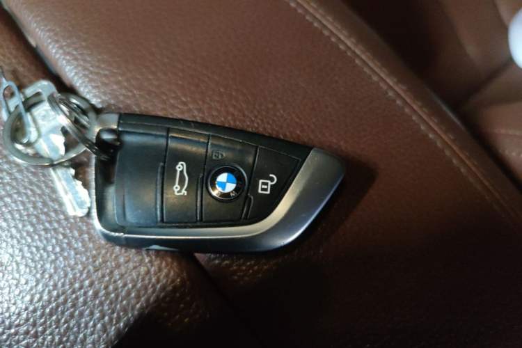 Used BMW X6 2015 xDrive28i Vehicle Key