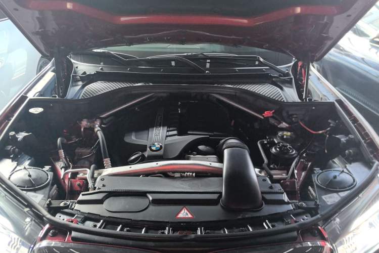 Used BMW X6 2015 xDrive35i Leading Model Engine Bay
