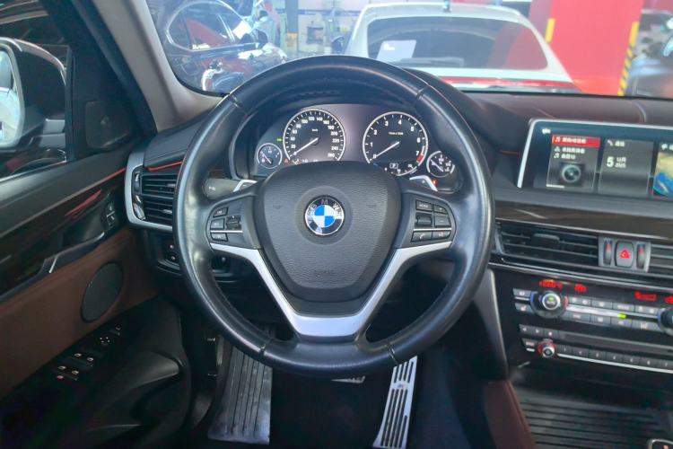 Used BMW X6 2015 xDrive35i Leading Model Steering Wheel