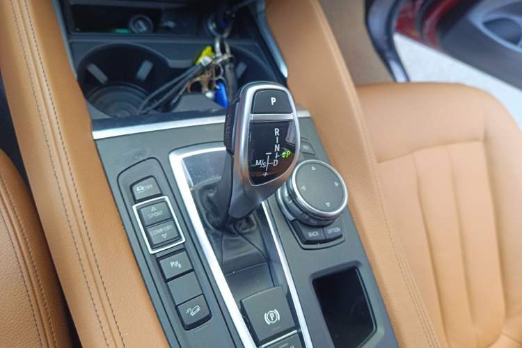 Used BMW X6 2015 xDrive35i Luxury Edition Gear Lever