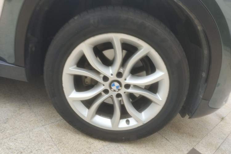 Used BMW X6 2015 xDrive28i Right Front Wheel Hub