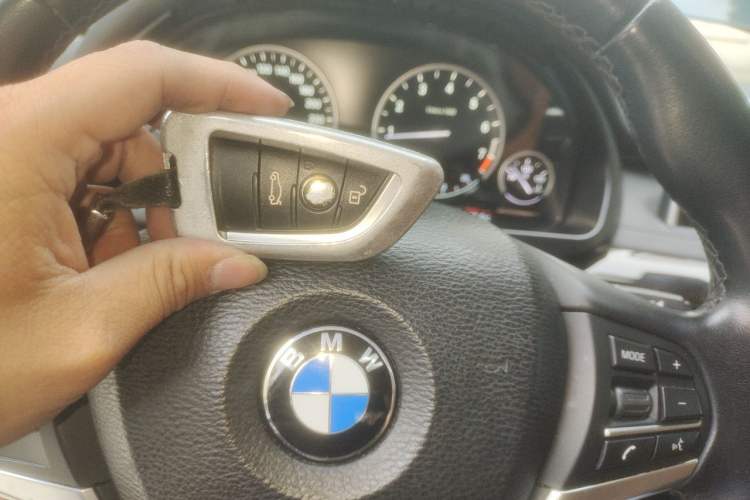 Used BMW X6 2015 xDrive28i Vehicle Key