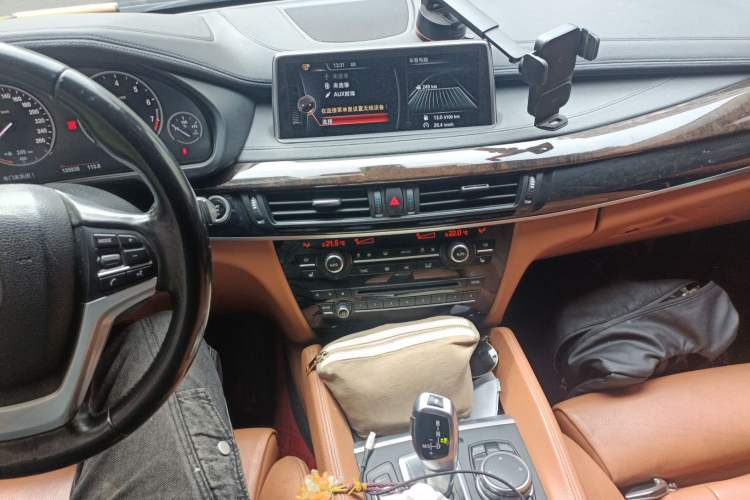 Used BMW X6 2015 xDrive28i Audio And AC Panel