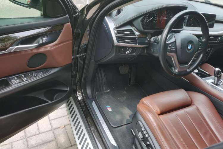 Used BMW X6 2015 xDrive28i Driver Seat