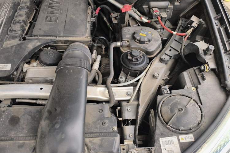 Used BMW X6 2015 xDrive35i Luxury Edition Engine Bay Left
