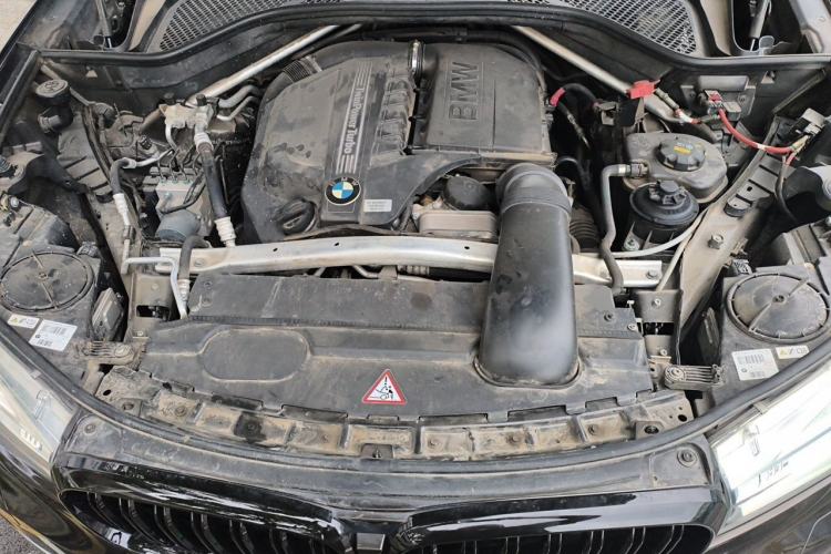 Used BMW X6 2015 xDrive35i Luxury Edition Engine Bay
