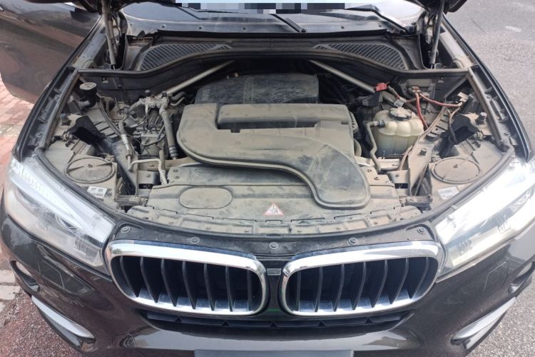 Used BMW X6 2015 xDrive28i Engine Bay