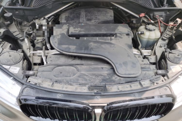 Used BMW X6 2015 xDrive28i Engine Bay