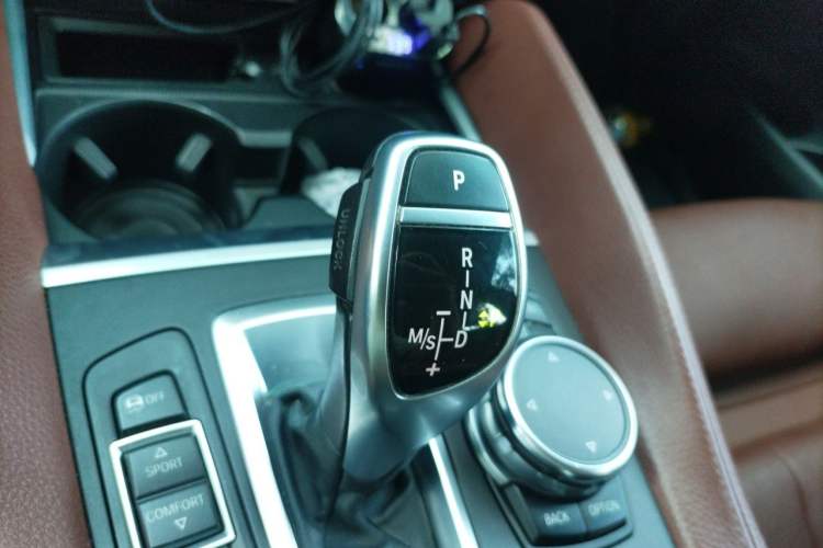 Used BMW X6 2015 xDrive35i Luxury Edition Gear Lever