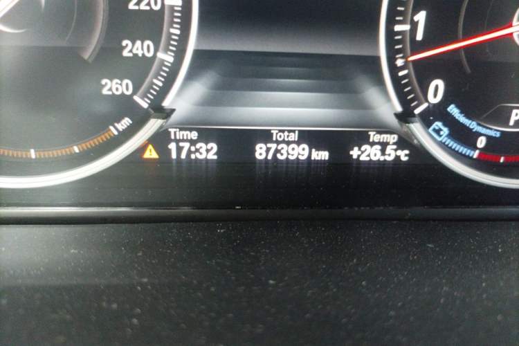 Used BMW X6 2015 xDrive35i Luxury Edition Odometer Close Up