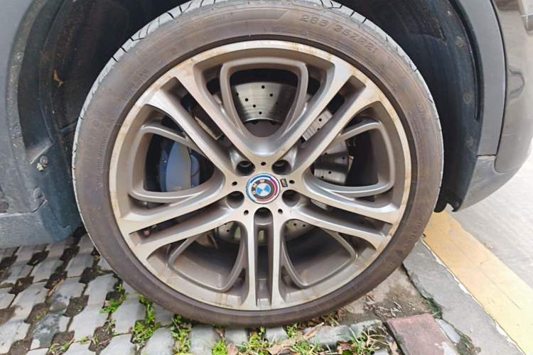Used BMW X6 2015 xDrive35i Luxury Edition Right Front Wheel Hub
