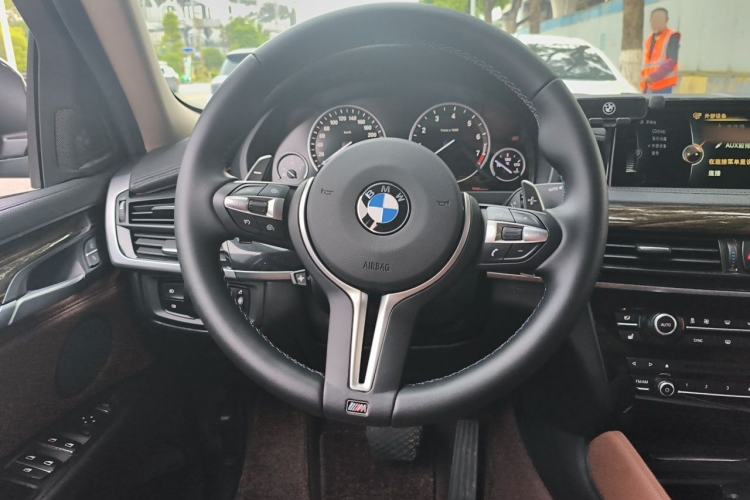 Used BMW X6 2015 xDrive35i Luxury Edition Steering Wheel