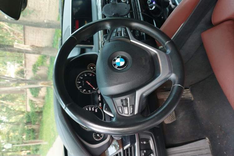 Used BMW X6 2015 xDrive35i Luxury Edition Steering Wheel