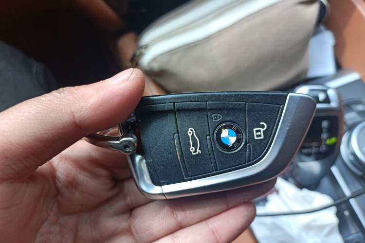 Used BMW X6 2015 xDrive28i Vehicle Key