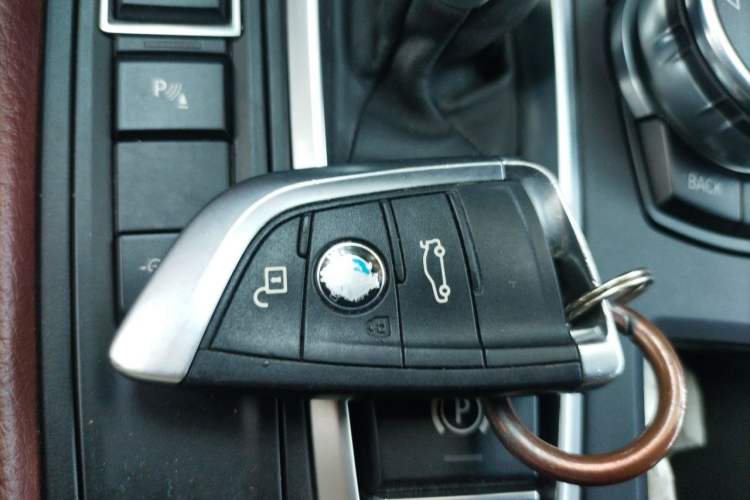 Used BMW X6 2015 xDrive35i Luxury Edition Vehicle Key