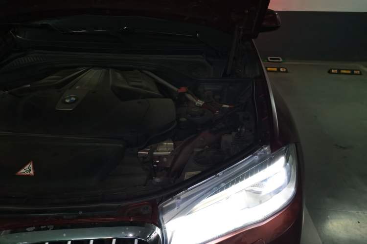 Used BMW X6 2015 xDrive50i M Sport model Engine Bay Left