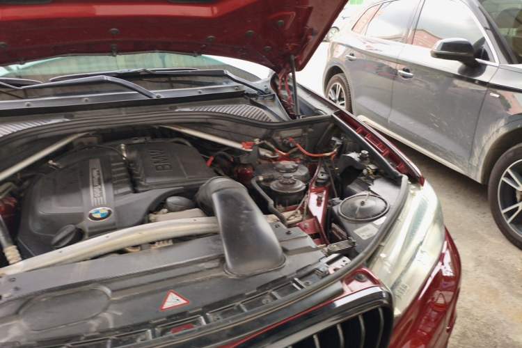 Used BMW X6 2015 xDrive35i Luxury Edition Engine Bay Left