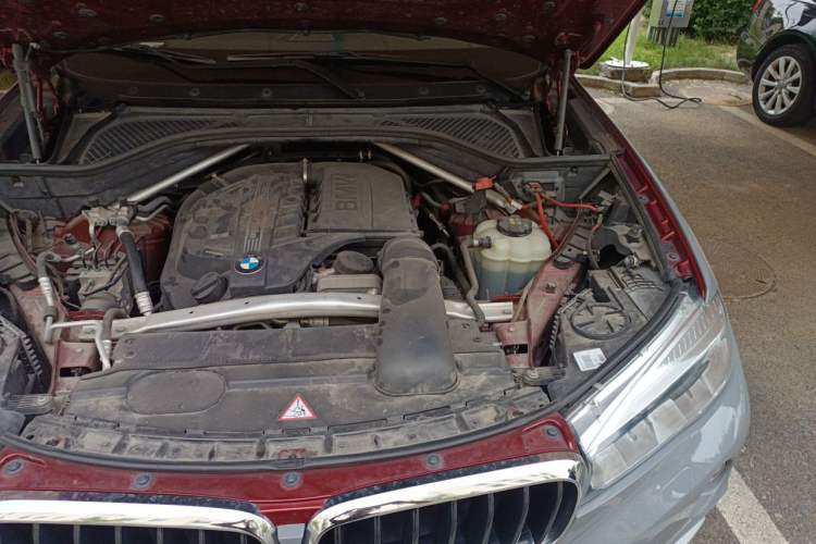 Used BMW X6  Engine Bay Left
