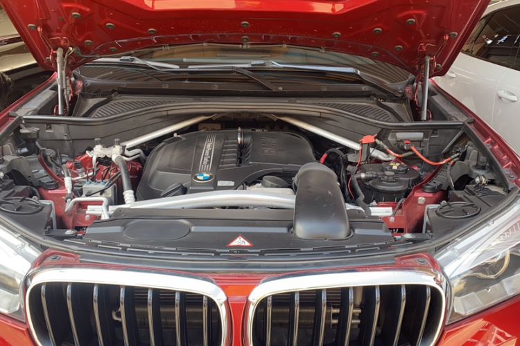 Used BMW X6 2015 xDrive35i Leading Model Engine Bay