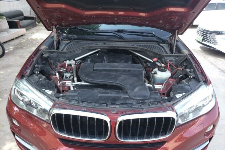 Used BMW X6 2015 xDrive28i Engine Bay