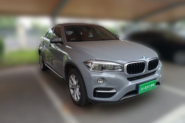 Used BMW X6  Front Right 45 Deg