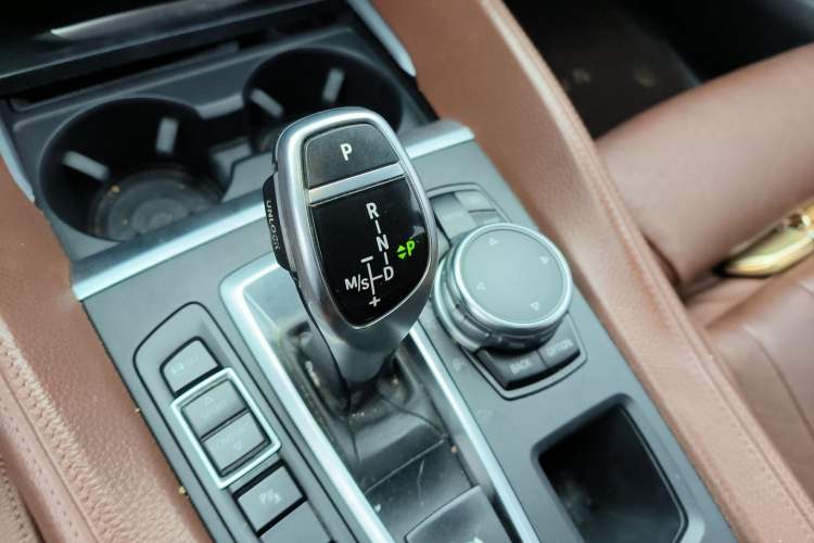 Used BMW X6 2015 xDrive35i Luxury Edition Gear Lever