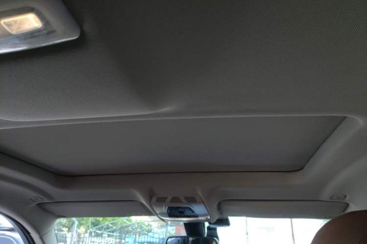 Used BMW X6 2015 xDrive28i Headliner