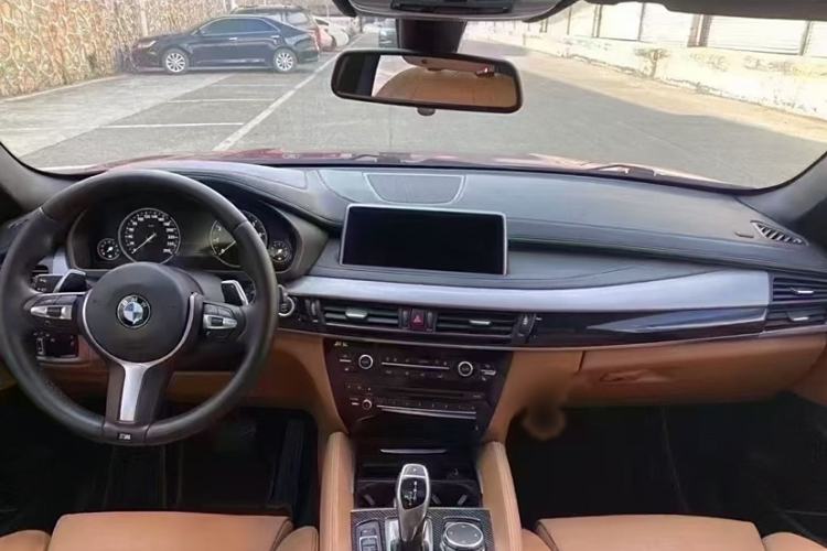 Used BMW X6 2015 xDrive35i Leading Model Interior 1