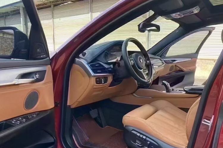 Used BMW X6 2015 xDrive35i Leading Model Interior 2