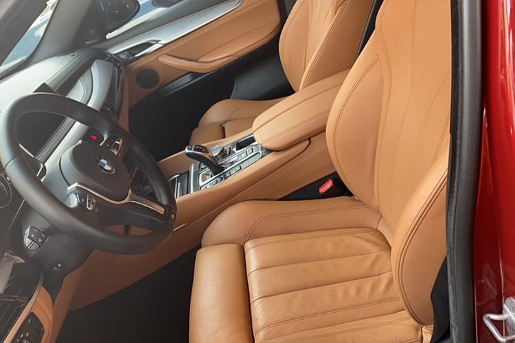 Used BMW X6 2015 xDrive35i Leading Model Left Front Seat