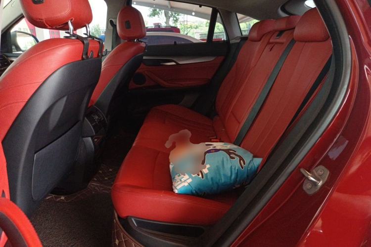 Used BMW X6  Left Rear Seat