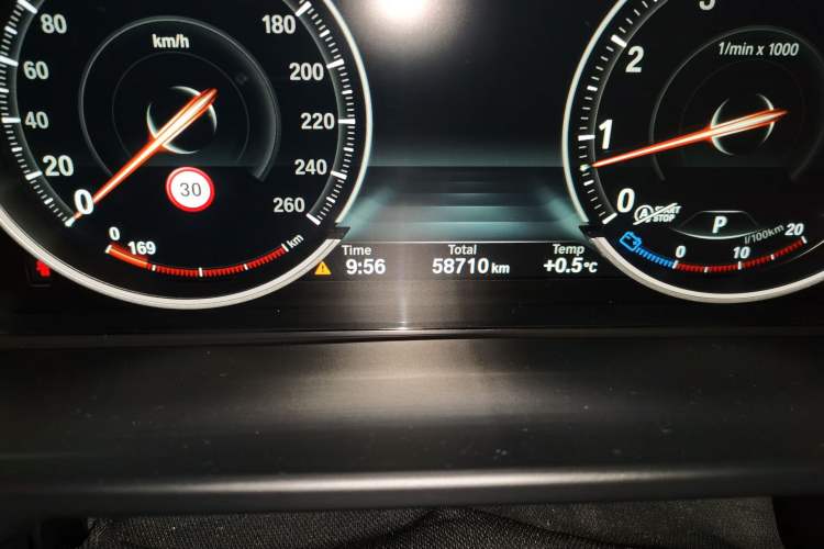 Used BMW X6 2015 xDrive50i M Sport model Odometer Close Up