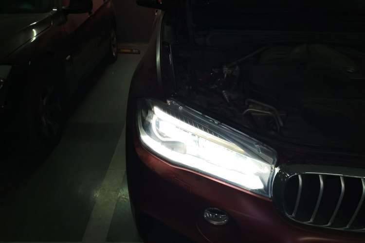 Used BMW X6 2015 xDrive50i M Sport model Right Front Headlight