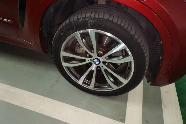 Used BMW X6 2015 xDrive50i M Sport model Right Front Wheel Hub