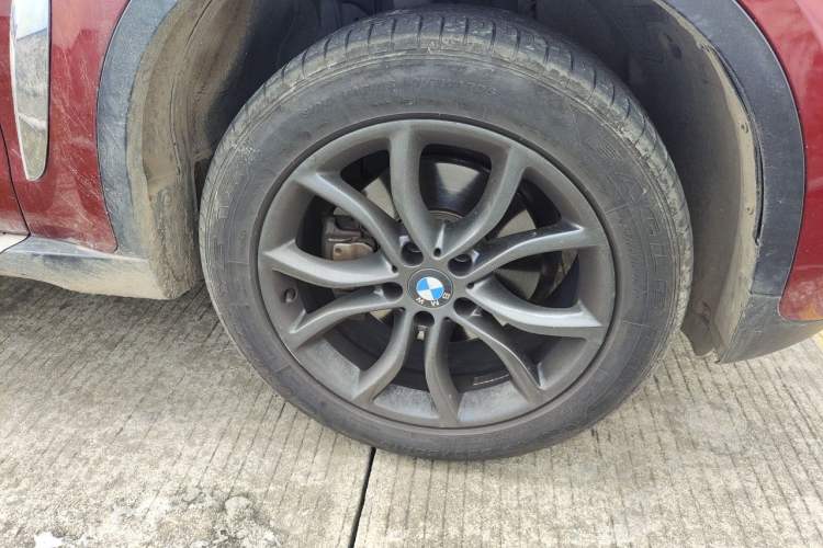 Used BMW X6 2015 xDrive35i Leading Model Right Front Wheel Hub