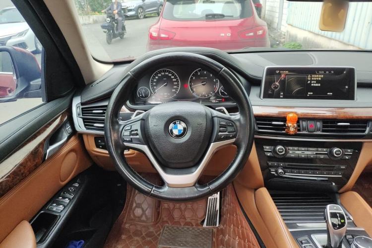 Used BMW X6 2015 xDrive35i Leading Model Steering Wheel