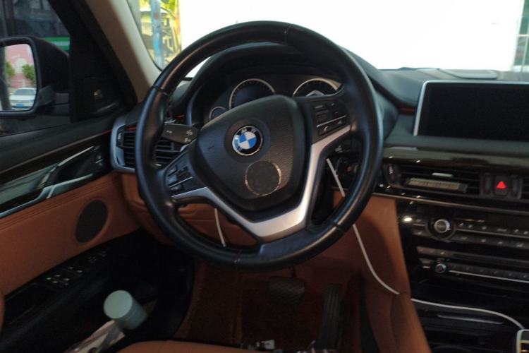 Used BMW X6 2015 xDrive35i Luxury Edition Steering Wheel
