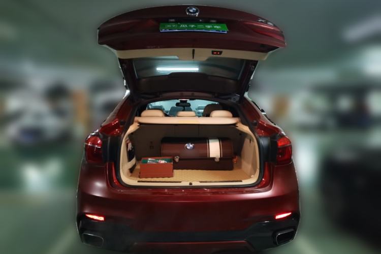 Used BMW X6 2015 xDrive50i M Sport model Trunk