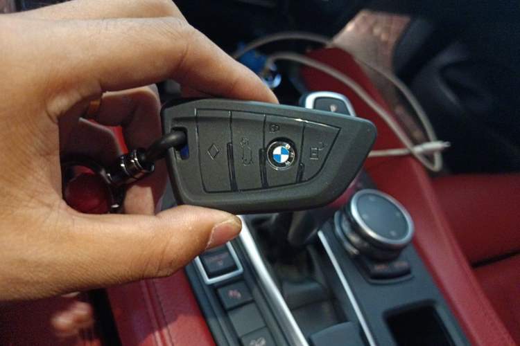 Used BMW X6  Vehicle Key