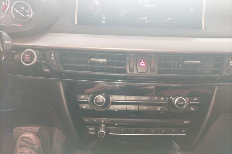 Used BMW X6 2015 xDrive35i Leading Model Audio And AC Panel