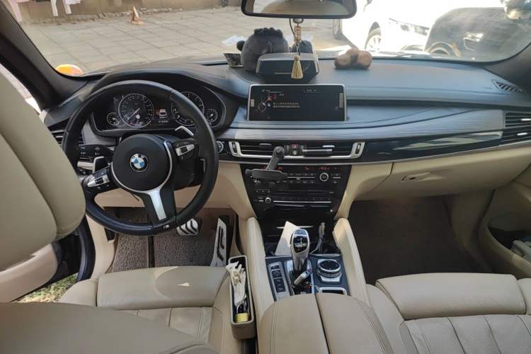 Used BMW X6 2015 xDrive50i M Sport model Center Console