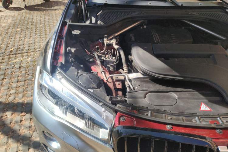 Used BMW X6 2015 xDrive28i Engine Bay Right