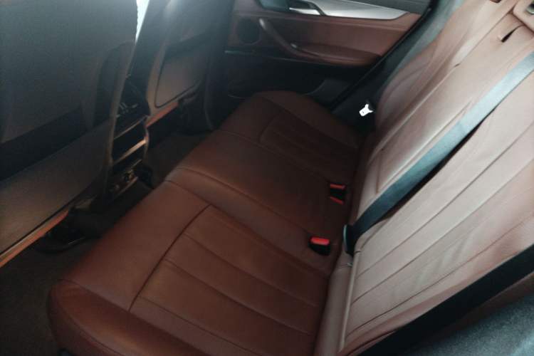 Used BMW X6 2015 xDrive35i Leading Model Interior 4