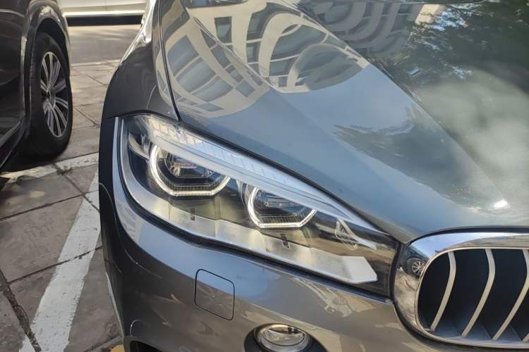 Used BMW X6 2015 xDrive50i M Sport model Right Front Headlight