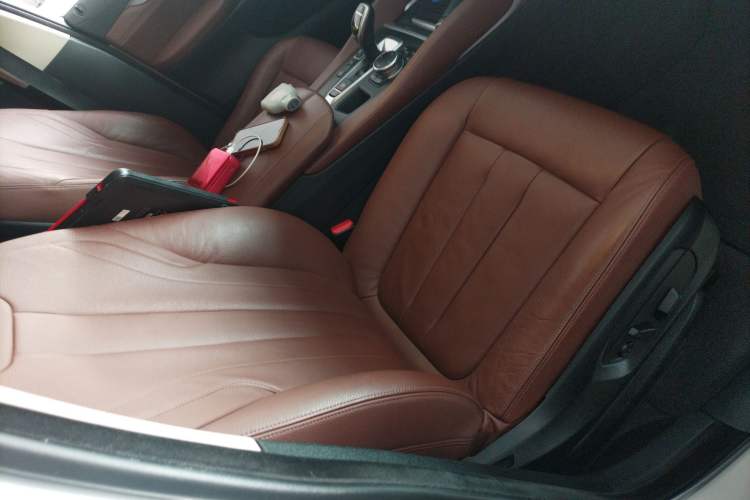 Used BMW X6 2015 xDrive35i Leading Model Right Front Seat