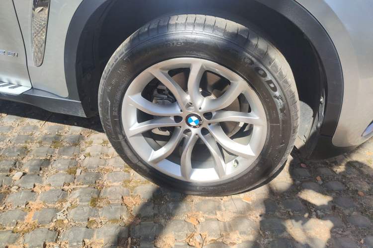Used BMW X6 2015 xDrive28i Right Front Wheel Hub