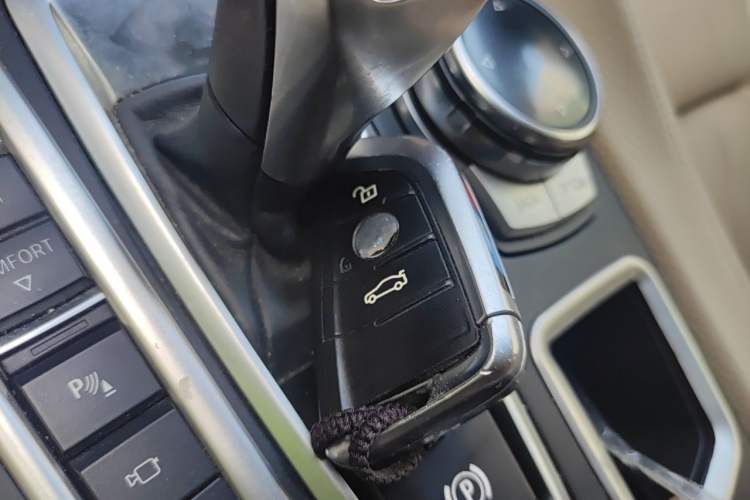 Used BMW X6 2015 xDrive50i M Sport model Vehicle Key