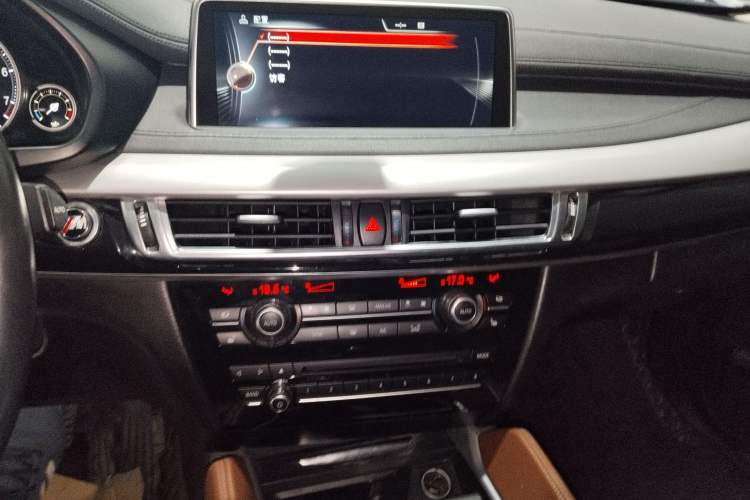 Used BMW X6 2015 xDrive35i Leading Model Audio And AC Panel