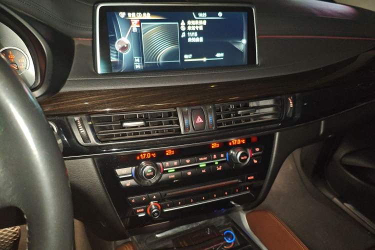 Used BMW X6 2015 xDrive35i Luxury Edition Audio And AC Panel
