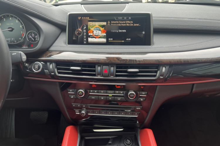 Used BMW X6 2015 xDrive28i Audio And AC Panel